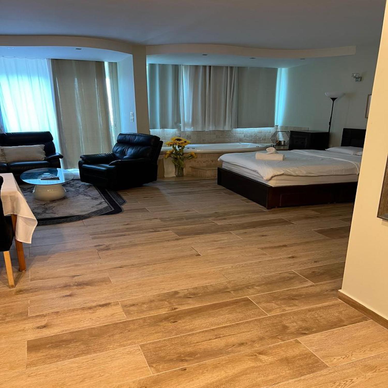 Caesarea Inn Extérieur photo